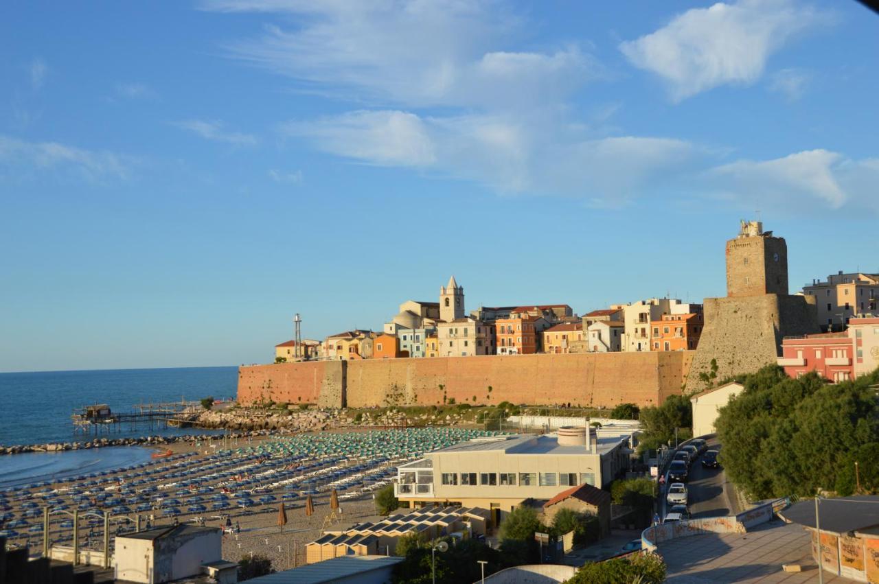 Apartamento Le Volte Nel Borgo Térmoli Exterior foto